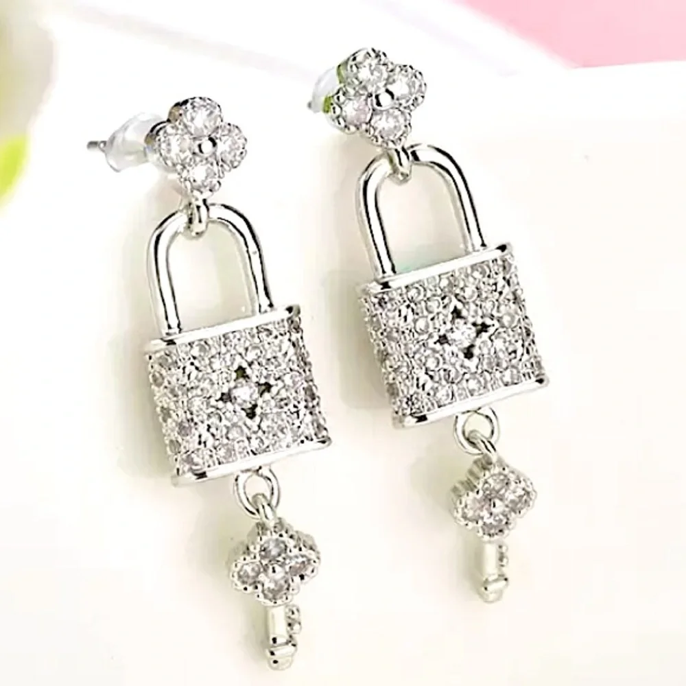 STERLING SILVER BLOSSOM LOCK KEY EARRINGS - Picture 8 of 11